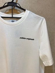 adidas 純棉白色T shirt  adidas originals 男性寬鬆大T-shirt