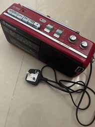 National RX-M50 紅色收音機