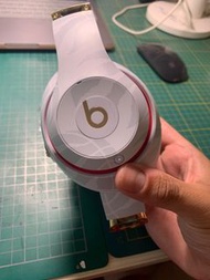 Nba x beats 聯名款耳罩式耳機 Studio 3