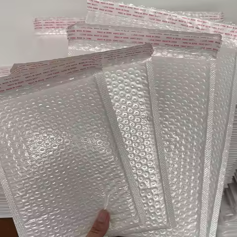 30Pcs Thick Pearlescent Film Bubble Bag Waterproof Shockproof Self-seal Bubble Mailer 18x23/20x25/23