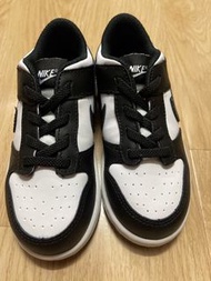 Nike Dunk Low 黑白童鞋