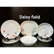 Corelle Daisy Field 16pc Dinnerware Set