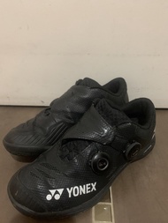 BOA® 旋鈕調節系統的 Yonex Power Cushion Infinity 羽球鞋
