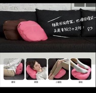 出售: 日本Doctor Air 3D, 豆豆抱枕( 粉紅色 ) 無線按摩熱枕, 按摩枕,暖暖枕。熱感.按摩.抱枕.肌肉酸痛.消滅頸肩背痛.消滅疲勞.無線按摩咕臣 ( 原價$1188 )...not 