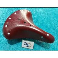 Brown leather Saddle. Saddle onthel spring