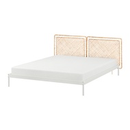 VEVELSTAD 雙人加大床框附2個床頭板, 白色/tolkning 籐製, 180x200 公分