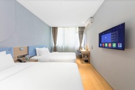 Elong Yam Hotel (Fuzhou North Railway Station East Second Ring Taihe Plaza)