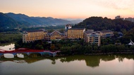 臨安中都青山湖畔大酒店 (Hangzhou Linan Wonderland Hotel)