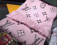 LV 紅典高版本粉色金線羊毛真絲圍巾