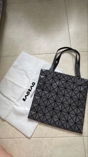 baobao issey miyake bag 7x7格 啞黑