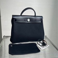 🔥新到：HERMES / 愛馬仕 Herbag 31 帆布包，黑銀 retourne帆布拼牛皮 U刻，尺寸：31*10*25cm