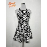 BOOHOO Sleeveless Printed Romper Size Small