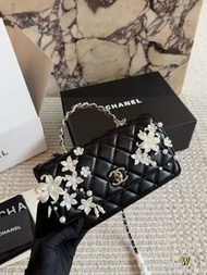 全新 Chanel 26年最新珍珠手柄風琴款發財包