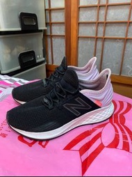 「 二手鞋 」 New Balance 女版運動休閒鞋 US6.5（黑/粉紫）42