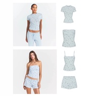 SKIMS Light Printed T-shirt & Casual Shorts Set - Blue