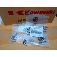 Exhaust bolt set edge