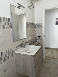 Apartemen 117 m² dengan 4 kamar tidur dan 2 kamar mandi pribadi di Rione Case Basse (IlFante affitta