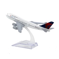 Kids Souvenir 1：400 Scale Alloy Aircraft Boeing 747 Delta Airlines Airlines 16cm Plane B747 Model To