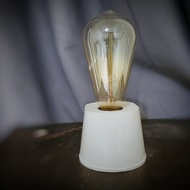 大方白水泥鎢絲檯燈