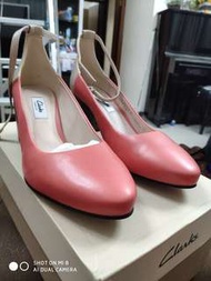 Clarks 高踭鞋