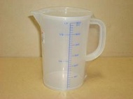 力銘 600cc 600ml 0.6公升 量杯 A級 刻度量杯 塑膠量杯 手把量杯 調味量杯 溶劑量杯 塑膠杯子 台