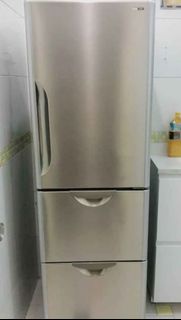 三門雪櫃日立牌，自動製冰私人放售，Hitachi refrigerator。
