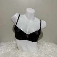 34C — Victoria’s Secret Bra