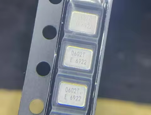 100pcs TSX-3225 30M 30MHZ 30.000MHZ 10PF 10ppm Passive chip crystal oscillator
