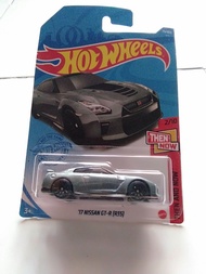 Hot wheels 17 NISSAN GT - R (R35)