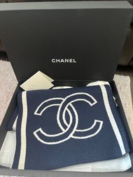 Chanel 25C 圍巾頸巾披肩wool scarf  dark blue with white
