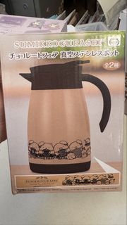 角落生物水壺