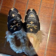 Gucci穆勒毛拖鞋