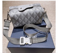 全新 DIOR LINGOT 22 CD Diamond 灰色帆布相機包