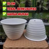 Wasp Pot 18 cm 18cm Large White Pot MDN Pot