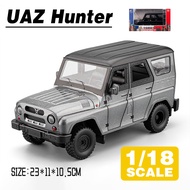 LEO 1:18 UAZ Hunter Diecast โมเดล รถอัลลอยด์รถยนต์ของเล่นคอลเลกชันของขวัญสําหรับเด็กชายสาว ของเล่นเด