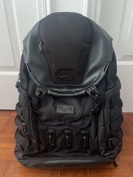 Oakley 黑色多功能背包