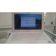 Netbook ASUS X200CA