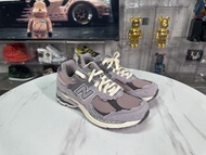 new balance NB2002R