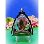 大名鼎鼎专制必打佛名師大马僧王督拉惹銮菩孔非常精美掩面佛(又称拍必打佛),(请参阅以下大马僧王及这必打佛简介)已包好非常古典棕色防水壳Tok Raja(Lp Kron)Phra Pidta