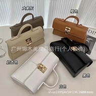 cafune Vintage Niche Small Commuter Crossbody Bag for Women, Small Square Bag, Light Luxury Versatil