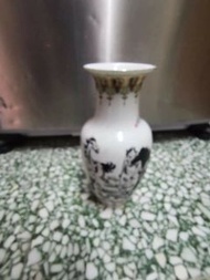 Vintage Chinese vase great condition$250