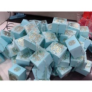 Combo of 100 blue cake crusts with bows to hold husband and wife cakes, size 8.8.5 cm M61