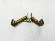 BESI BRAKET BRACKET BREKET SAYAP dalam tebeng dek bawah kiri kanan Suzuki smash semesh R 110 new ori