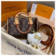 名牌手袋 手袋 舊手袋 腰包 斜挎包 水桶包 LV 手提包 二手手袋 LV腰包 阿瑪尼Armani 寶格麗BVLGARI 巴黎世家Balenciaga 普拉達PRADA、銀包、包包、中古、 二手手袋、