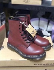 【💖全新】Dr. Martens 1460 經典8孔硬皮櫻桃紅馬丁靴 | 復古百搭香港熱銷款