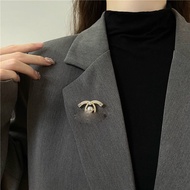New Fashion Pearl Rhinestone Brooch Women's Blazer Accessories Classic Pin