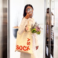 ของแถมงดจำหน่าย กระเป๋าผ้า Tote Bag Socksy (กว้าง 33 x สูง 36 cm)