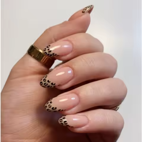 24 Pcs Leopard Print French Self-adhesive Press Nails Mid-Length Realistic Fake Nails Almond Fashion