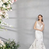 Dahlia 透膚感蕾絲花緞面婚紗