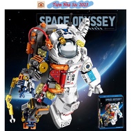Space Odyssey Astronaut model assembly toy includes 633 parts for Space children. Squirrel House Sho
